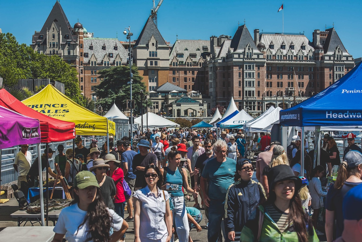 Chefs preparing fresh BC Dungeness crab on-site at BC CrabFest